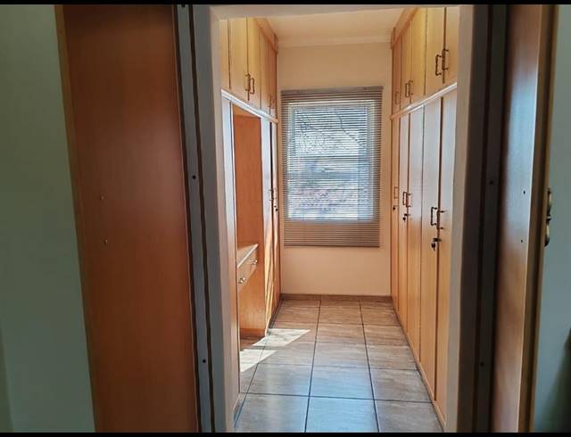 4 BEDROOM HOUSE FOR SALE IN BLOUBOSRAND